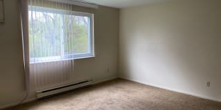 112 Gluck St Apt C Gallery 1