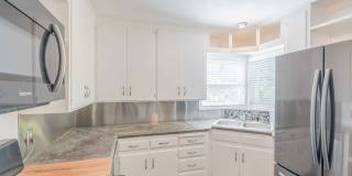 Stunning 3 Bed 2 Bath In Great Area Gallery 11