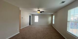 Bright-Sunny 4 Bedroom, 2.5 Bathroom Home - Mooresville Graded Schools - Fresh Paint - Fenced Yard - Community Pool Gallery 13