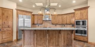 Beautiful Home in an Exclusive Gated Community Gallery 7