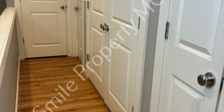 A beautiful 3 bedrooms and 2.5 bathrooms townhouse located in Milwaukie city. Gallery 7