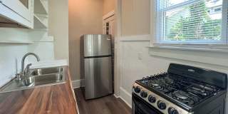 1BR/1BA UPDATED Apartment in Duck Pond Area - Available Early August! Gallery 8