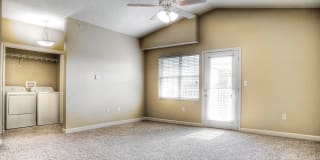 Lincoln Summit Falls Apartments & Townhomes Gallery 17