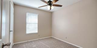 Cute 3/1 with carport! Gallery 8