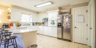 Great 3 bedroom 2 bathroom house in fantastic Location! Gallery 1