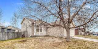 Charming 3BR House in Aurora Gallery 1