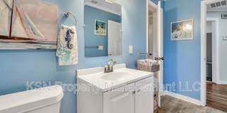 1305 E 32nd St Gallery 25