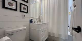1228 St Andrew St Gallery 18