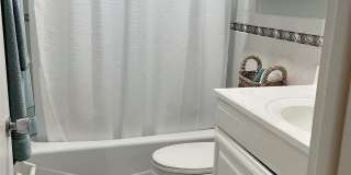 1643 NE 55th Street Gallery 17