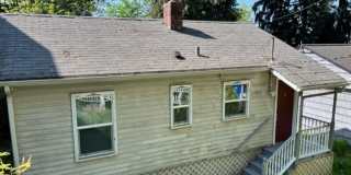 Cozy 2 Bedroom South Seattle Home with Yard Gallery 1