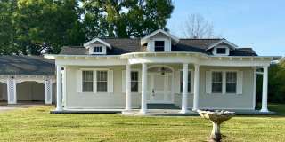 Historical, Spacious 3 Bedroom, 2 Bath Home Available Now! Gallery 1