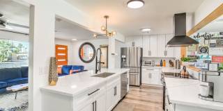 Vibrant, fully-furnished home near downtown with modern updates, pool & spa with flexible stay options! Gallery 17