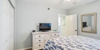 Beautiful furnished & turnkey ready  2/2 unit available now for an annual lease Gallery 26