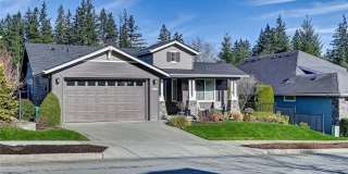 Spacious 2Br in Trilogy at Redmond Ridge 55+ Community Gallery 4