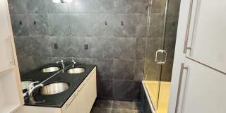 Tranquil & Spacious 2 BR/Den/ 1 BA Condo in the Central Richmond District Tranquil & Spacious 2 BR/Den/ 1 BA Condo in the Central Richmond District Gallery 11
