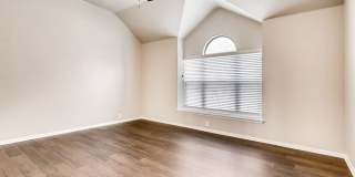 4-BEDROOM HOME IN LAKESIDE Gallery 14