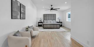 Meticulously renovated single-story contemporary estate Gallery 21