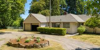 COLUMBIA RIVER Waterfront Home with Access on 1.5 Acres Gallery 3
