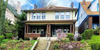 Great two story townhouse in the heart of Squirrel Hill! Gallery 1