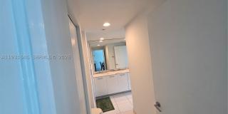 500 Brickell Ave Gallery 26
