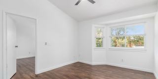 Spacious 1BR on The Near East Side Gallery 37