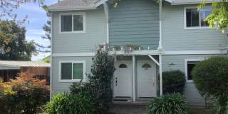 Updated 2 bedroom, 2 1/2 bathroom townhouse in downtown Sebastopol Gallery 1