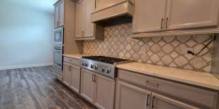 Gorgeous 4-Bedroom, 3-Bathroom Home in Providence Gallery 16