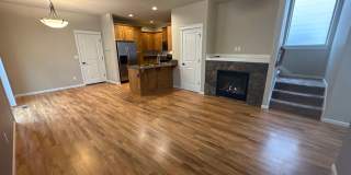 NE 3 Bdrm, 2.5 Bath 1450 sq ft House w/AC and Gas Heat,  All Appliances, Dbl Garage Gallery 7