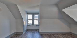 517 Schaffer Street Gallery 23