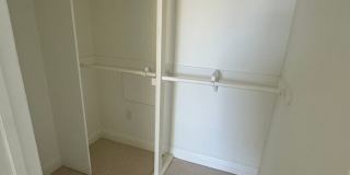 Updated Top Floor Unit -- Perfect Commuter Location -- Walking Distance to Laurel Street -- Must See! Gallery 13