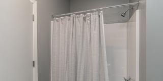 Fully Furnished Townhome Blocks Away From Downtown Gallery 26