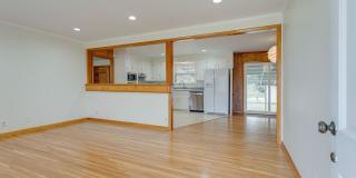 Stunning 4BE/2.5BA home  at corner lot single story home! Gallery 5