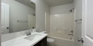 Beautifully Updated Bethany Townhome with Private Backyard and Modern Finishes Gallery 34