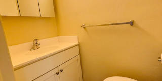 2 Bedroom, 1.5 Bath Townhouse Gallery 14