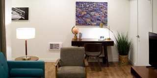 1 Bed 1 Bath Capitol Hill Condo! Rooftop + Gym Access Gallery 7