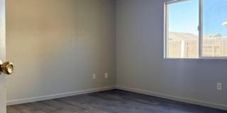 4/2 with open floor plan Available NOW!! Gallery 20