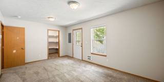 Spacious 3-Bed Duplex in Central Spokane — Washer/Dryer Included Gallery 11
