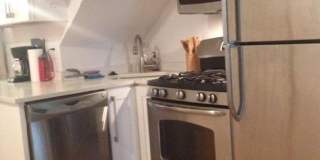 Nice 2 bed near Northeasterm Gallery 1