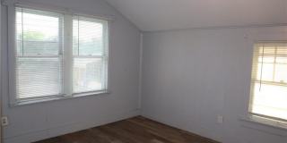 311 W 8th Street Gallery 12