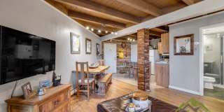 Treehouse Condo - 2 Bedroom/2 Bath Inviting Condo w/All Utilities On Bus Route Gallery 1