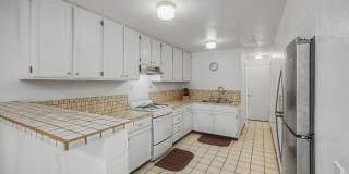 Sunny Carmel Valley Guest House (Lower Level of Main House) - 12 to 18 Month Lease - Available Now Gallery 1