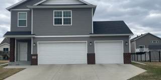 3-bedroom, 3-bathroom West Fargo Single-Family Home w/ 3 Stall Garage Gallery 1