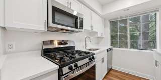 Foxchase Apartments Gallery 1