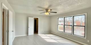 Price Drop!  Viewable Now!  Small Pets Accepted! Gallery 34