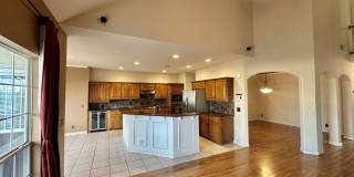 Stunning 3 bedroom, 3 bathroom Home in Desirable Jenks Neighborhood! Gallery 11