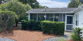 Old Village Cottage - 1.5 Blocks to Pitt Street Bridge Gallery 26