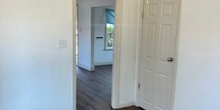 Charming 2 bed 1 bath near tower district Gallery 16