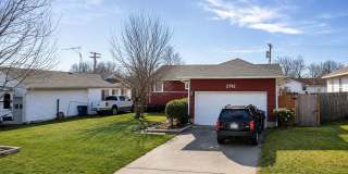 Updated Midtown Tulsa 3 Bed, 2 Bath Home – Pet Friendly & Move-In Ready Gallery 1
