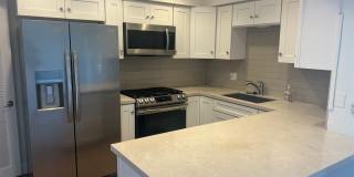 Huge 2 bed 2 bath condo. 2 balconies peek a boo ocean views Gallery 1