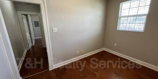 4210 Graceland Avenue Gallery 10